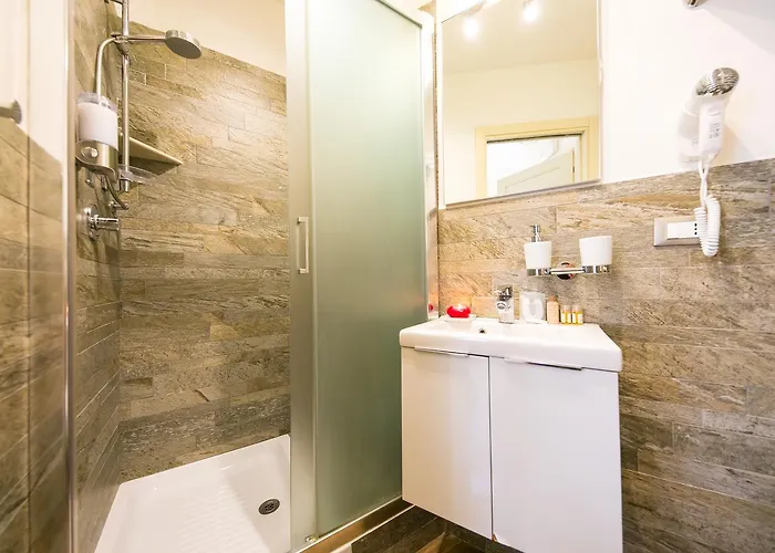 Tiburtina Economy Couette-café